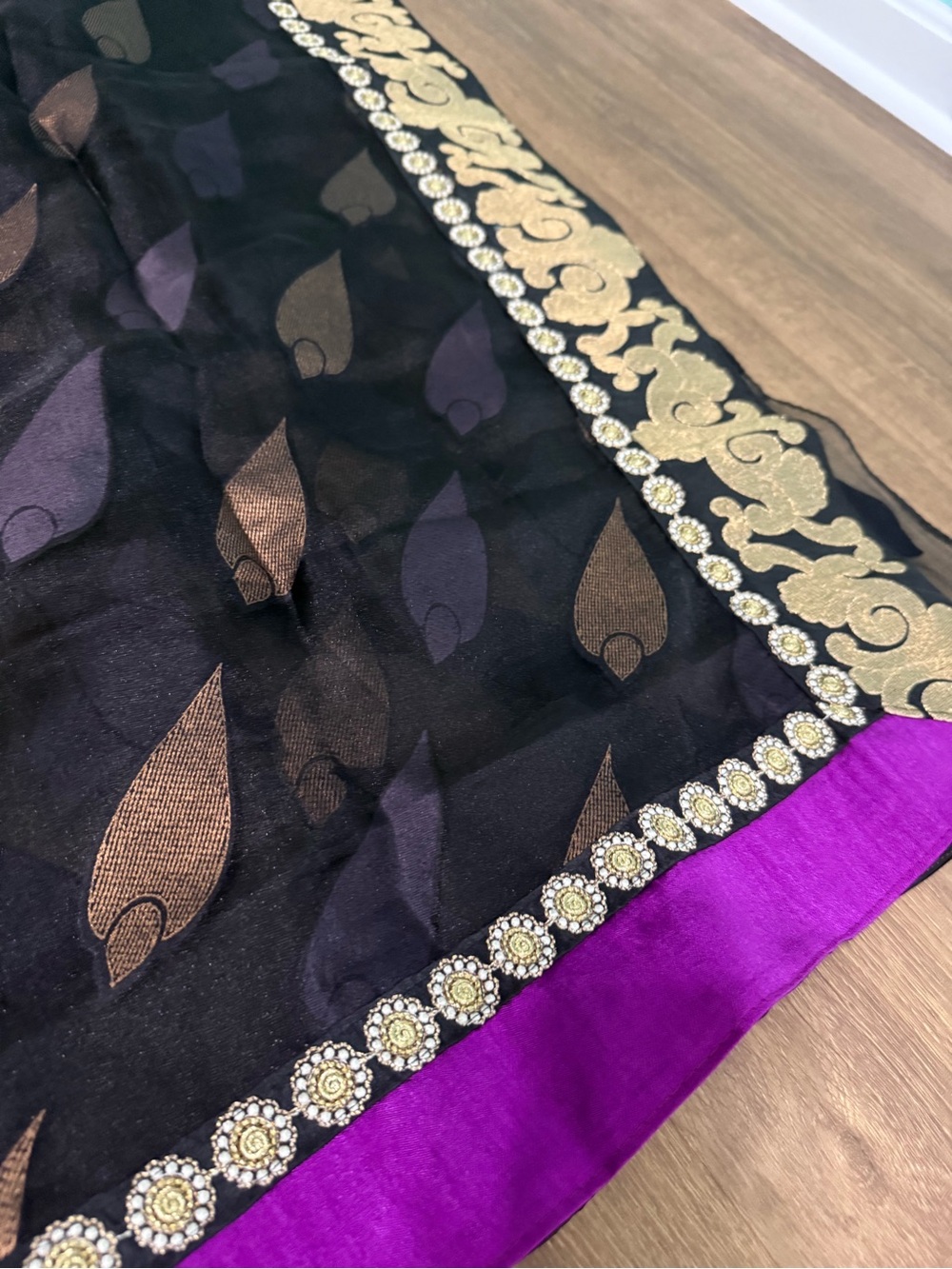 Womens beautiful Indian saree - Picture 7 of 8